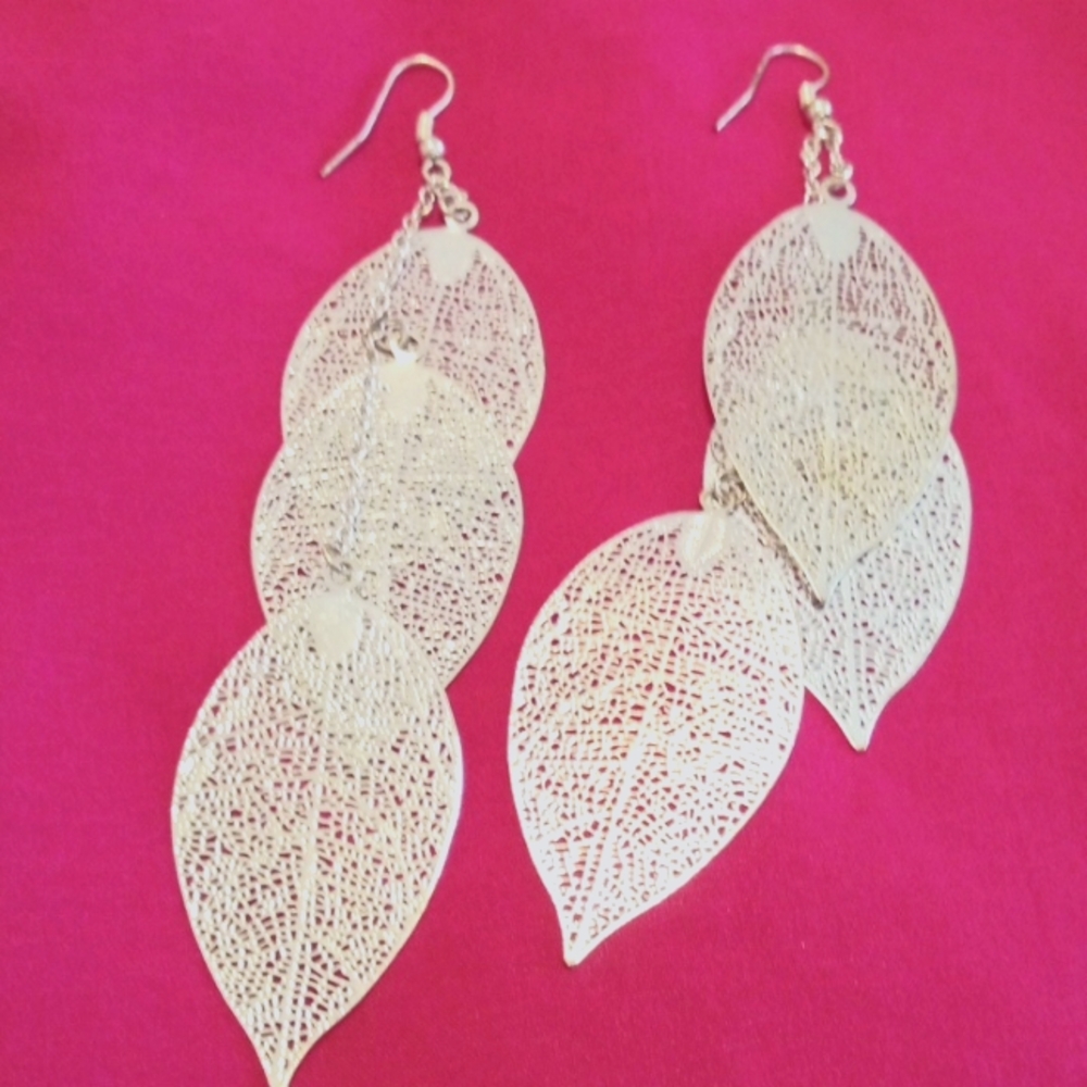 6 leaf silver earrings